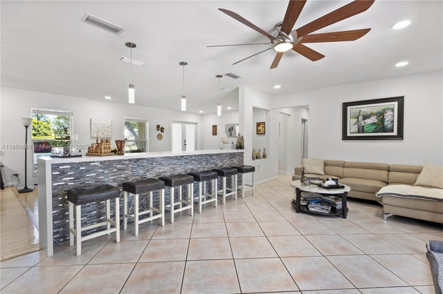 4 of 52 - 16400 Sw 80th Ave, Palmetto Bay, FL