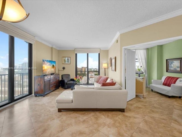 3 of 22 - 651 Okeechobee Blvd 1002, West Palm Beach, FL