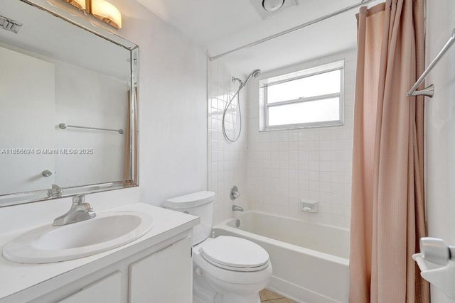 5 of 40 - 9520 Seagrape Dr 306, Davie, FL