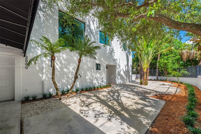5 of 33 - 3000 Blaine St 3000, Miami, FL