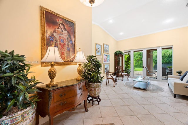 5 of 37 - 10621 Sw 77th Ave, Pinecrest, FL