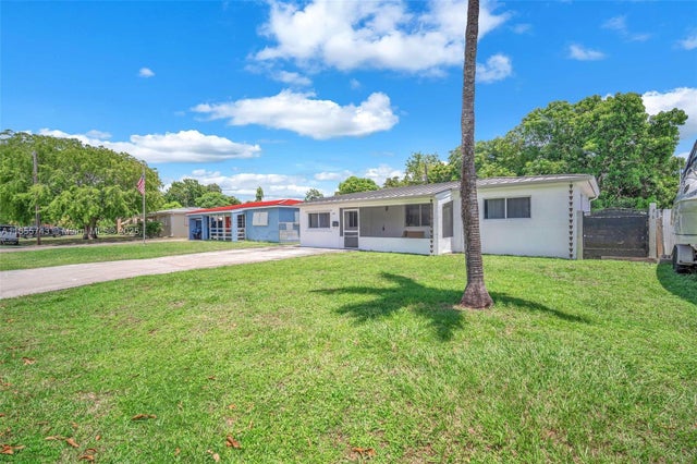 3 of 49 - 3241 Sw 66th Ave, Miramar, FL