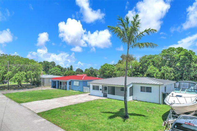 4 of 49 - 3241 Sw 66th Ave, Miramar, FL