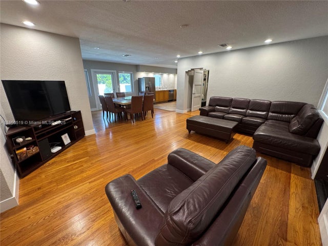 2 of 41 - 520 N 26th Ave , N., Hollywood, FL