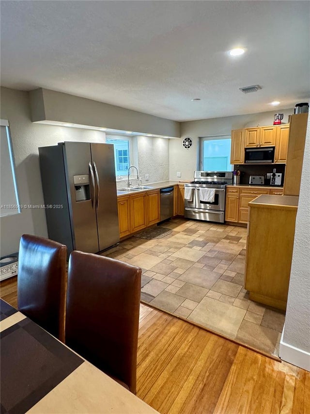 4 of 41 - 520 N 26th Ave , N., Hollywood, FL