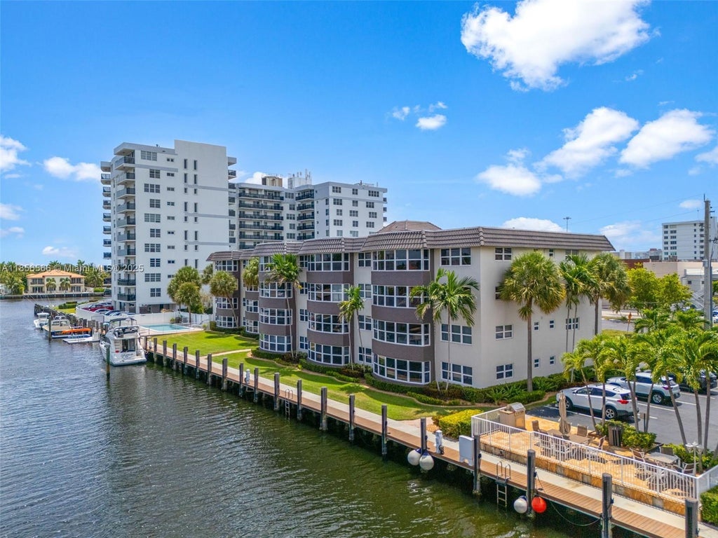 3121 Ne 51st St 203e, Fort Lauderdale
