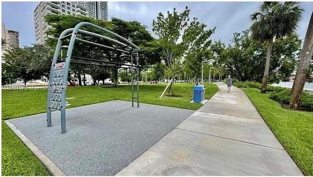 3 of 4 - 6484 Indian Creek Dr 307, Miami Beach, FL