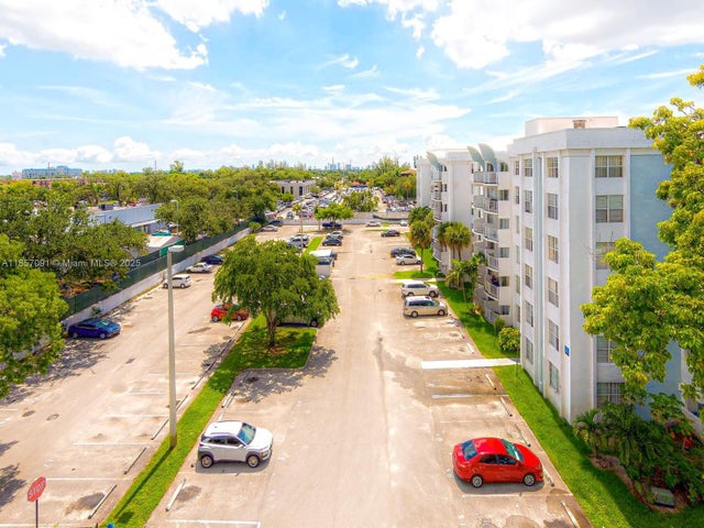2 of 23 - 484 Nw 165th St Rd A-412, Miami, FL