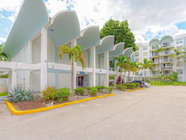 4 of 23 - 484 Nw 165th St Rd A-412, Miami, FL