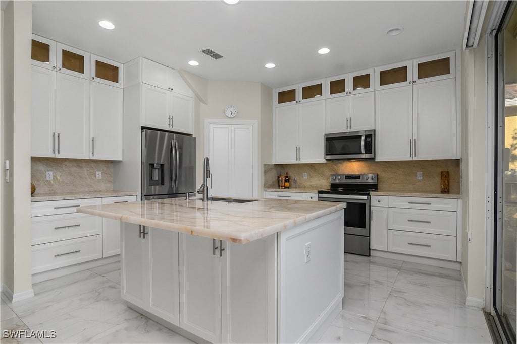 10125 N Golden Elm Dr, Estero