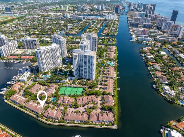 3 of 43 - 3754 Ne 209th Ter, Aventura, FL