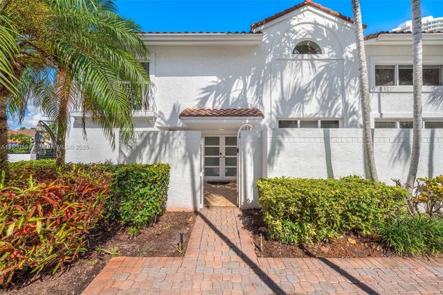 5 of 43 - 3754 Ne 209th Ter, Aventura, FL
