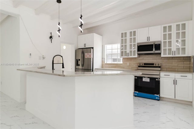 1777 N 17th Ct, Hollywood