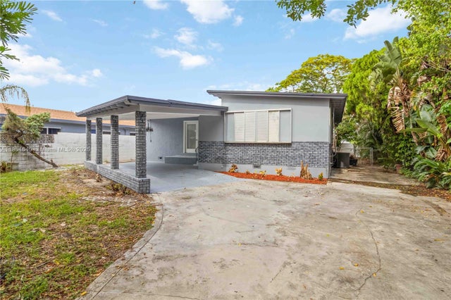 3 of 30 - 1777 N 17th Ct, Hollywood, FL