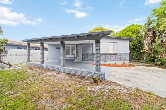 4 of 30 - 1777 N 17th Ct, Hollywood, FL