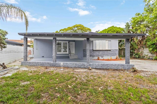 5 of 30 - 1777 N 17th Ct, Hollywood, FL