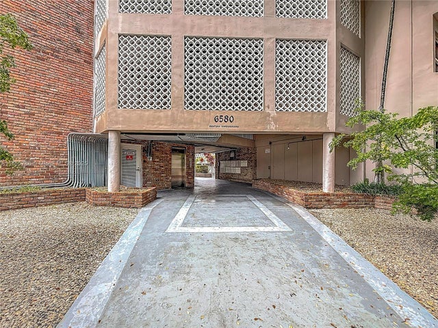 4 of 34 - 6580 Santona St A16, Coral Gables, FL