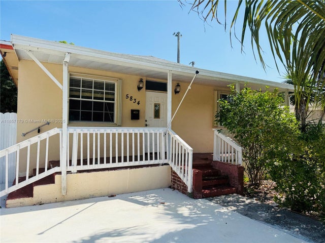 3 of 30 - 5834 Sw 66th St, South Miami, FL