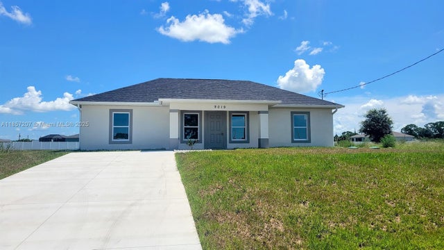 1 of 9 - 9019 E Crow Cir, La Belle, FL