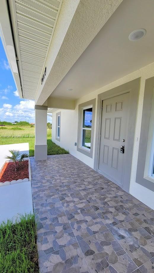 2 of 9 - 9019 E Crow Cir, La Belle, FL