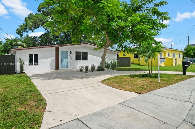1 of 33 - 6965 Nw 21st Ct, Miami, FL