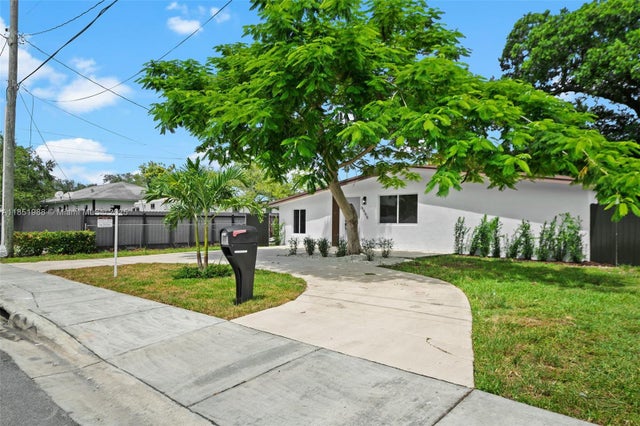 2 of 33 - 6965 Nw 21st Ct, Miami, FL