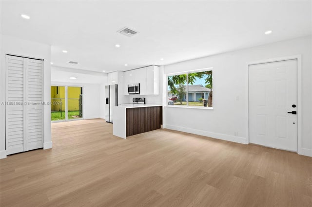 5 of 33 - 6965 Nw 21st Ct, Miami, FL