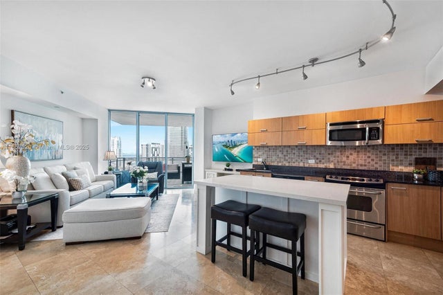 3 of 42 - 350 S Miami Ave 3807, Miami, FL