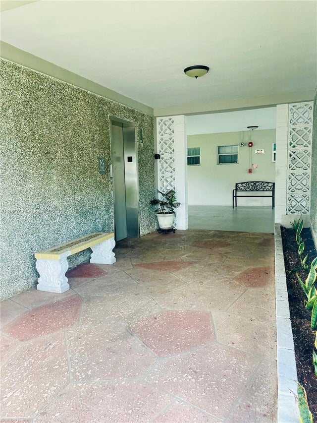 2 of 21 - 1000 Hillcrest Ct. 111, Hollywood, FL