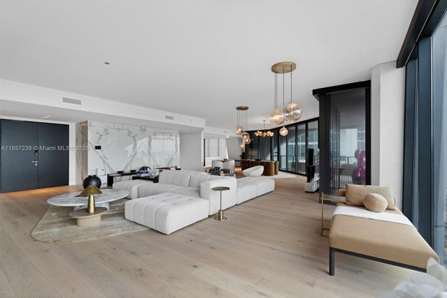 4 of 43 - 1000 Biscayne Blvd 2402, Miami, FL