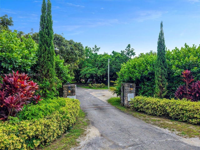 2 of 37 - 21601 Sw 154th Ave, Miami, FL