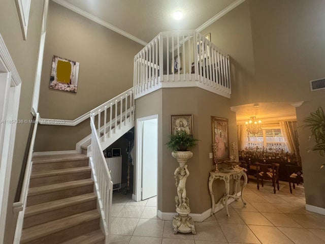 3 of 11 - 19131 Nw 89th Ct, Hialeah, FL