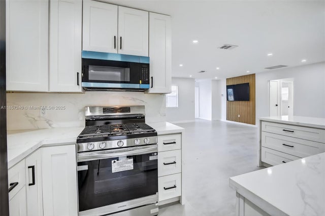 1 of 23 - 6861 Nw 24th St, Sunrise, FL