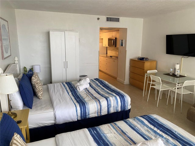 5 of 26 - 19201 Collins Ave 1030, Sunny Isles Beach, FL