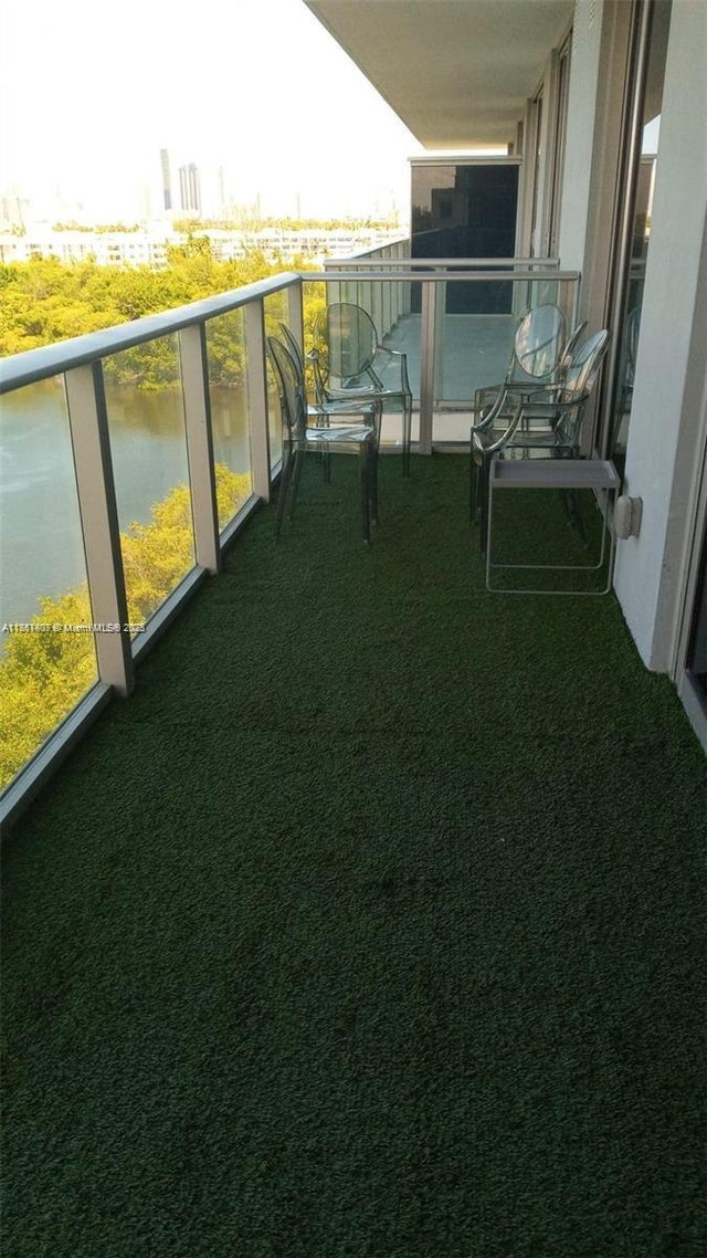 2 of 11 - 16385 Biscayne Blvd 805, North Miami Beach, FL