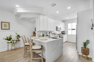 Photo of Listing #A11857439