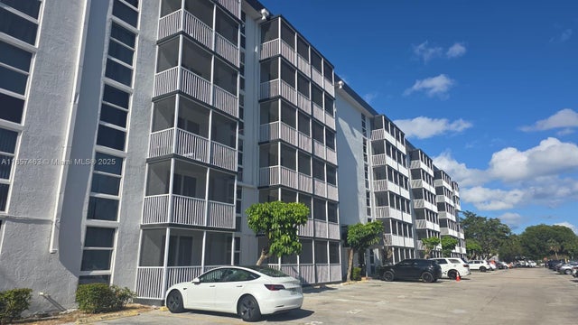 1 of 13 - 16851 Ne 23rd Ave A212, North Miami Beach, FL
