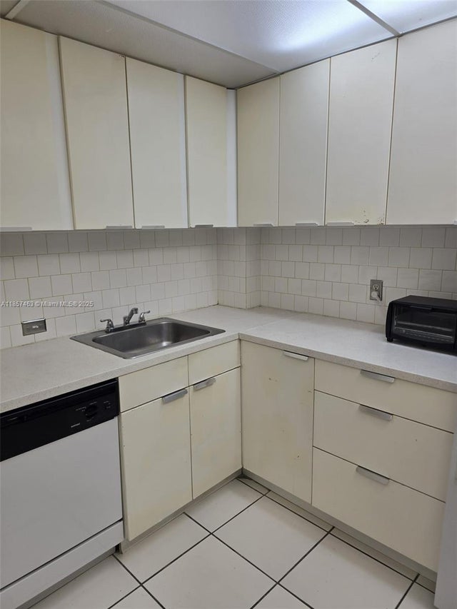 3 of 13 - 16851 Ne 23rd Ave A212, North Miami Beach, FL