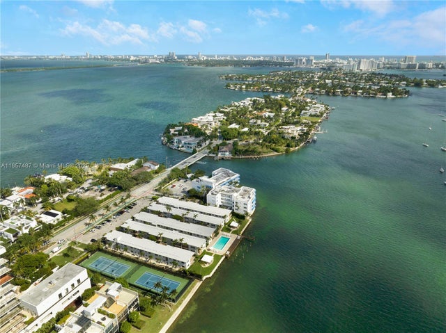 2 of 21 - 1130 Venetian Way 2b, Miami, FL