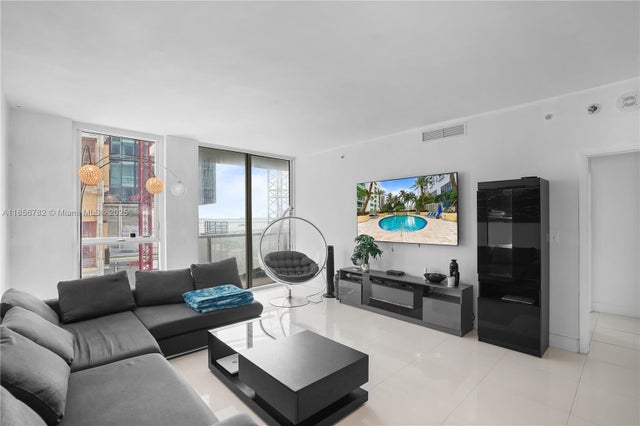 5 of 35 - 244 Biscayne Blvd 2306, Miami, FL