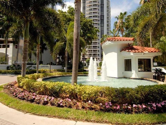 2 of 42 - 3600 Yacht Club Dr 1503, Aventura, FL