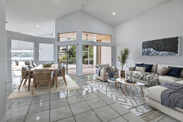 3 of 33 - 372 Cameron Dr, Weston, FL