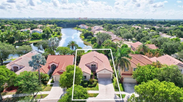 4 of 33 - 372 Cameron Dr, Weston, FL