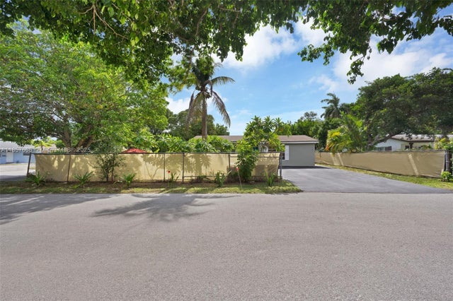 3 of 24 - 461 Nw 17th Pl, Fort Lauderdale, FL