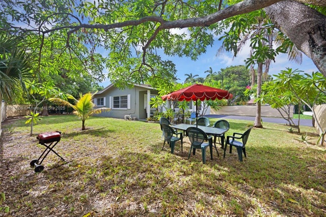 4 of 24 - 461 Nw 17th Pl, Fort Lauderdale, FL