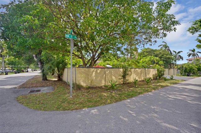 5 of 24 - 461 Nw 17th Pl, Fort Lauderdale, FL