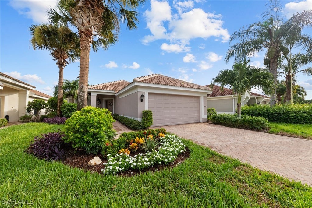 9534 Hemingway Ln, Fort Myers