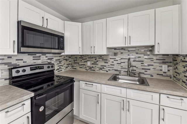 2 of 21 - 447 Saxony J 447, Delray Beach, FL