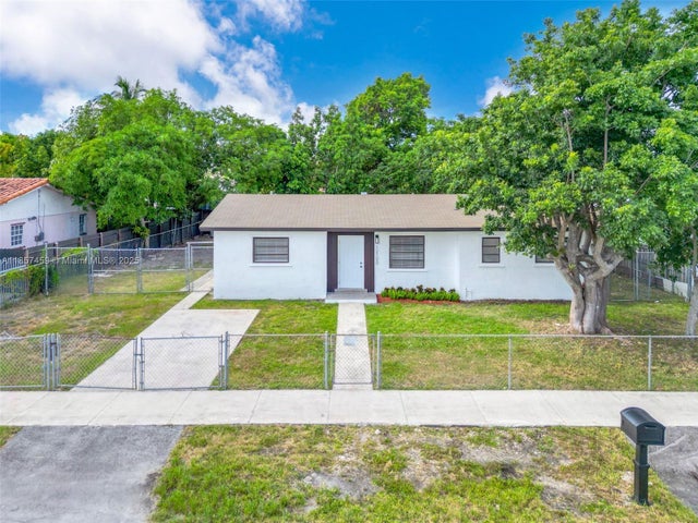 2 of 21 - 12100 Sw 191st Ter, Miami, FL