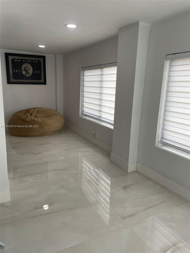 4 of 16 - 18441 Ne 21st Ave, North Miami Beach, FL